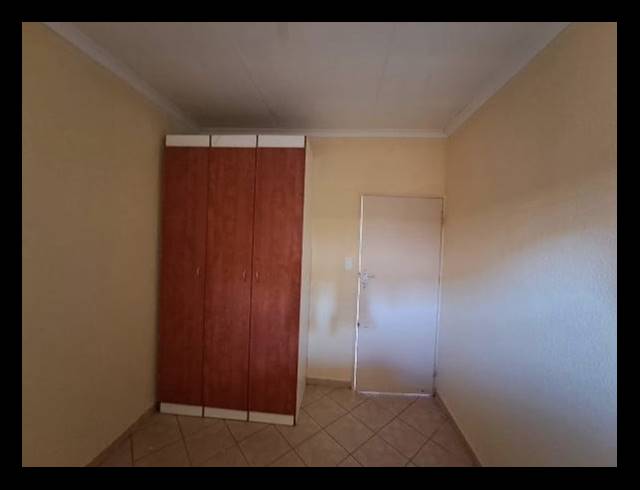 2 BEDROOM APARTMENT FOR SALE IN OLIEVENHOUTBOSCH